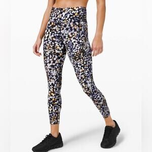 Lululemon Fast and Free Tight II 25" Non-Reflective Nulux
Metropolis Glow 4